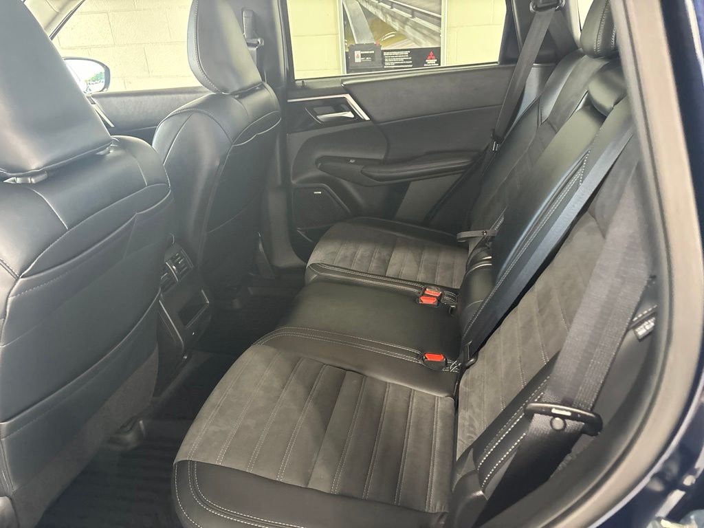 Used 2025 Mitsubishi Outlander SUV