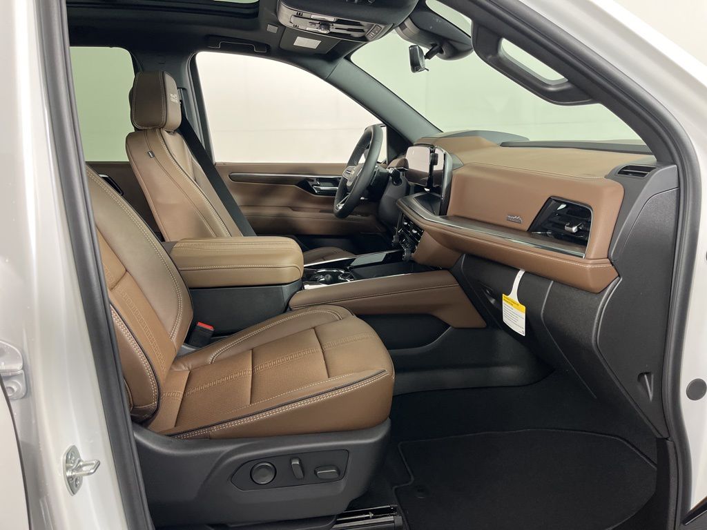 Thumbnail: 2025 Chevrolet Tahoe - 8