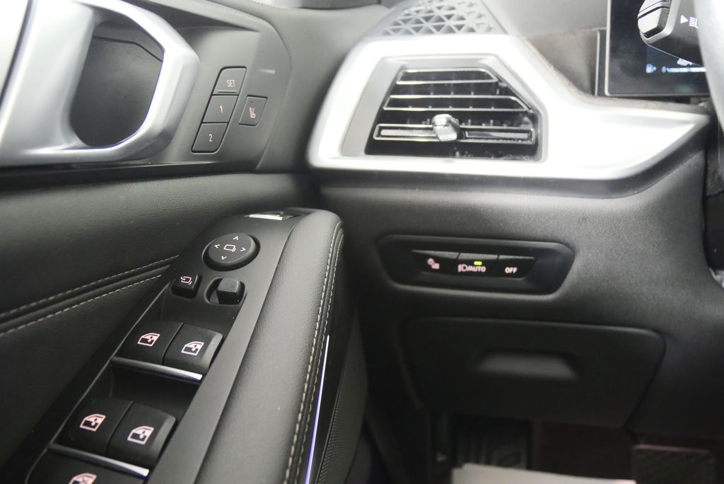 Thumbnail: 2025 BMW X5 - 21