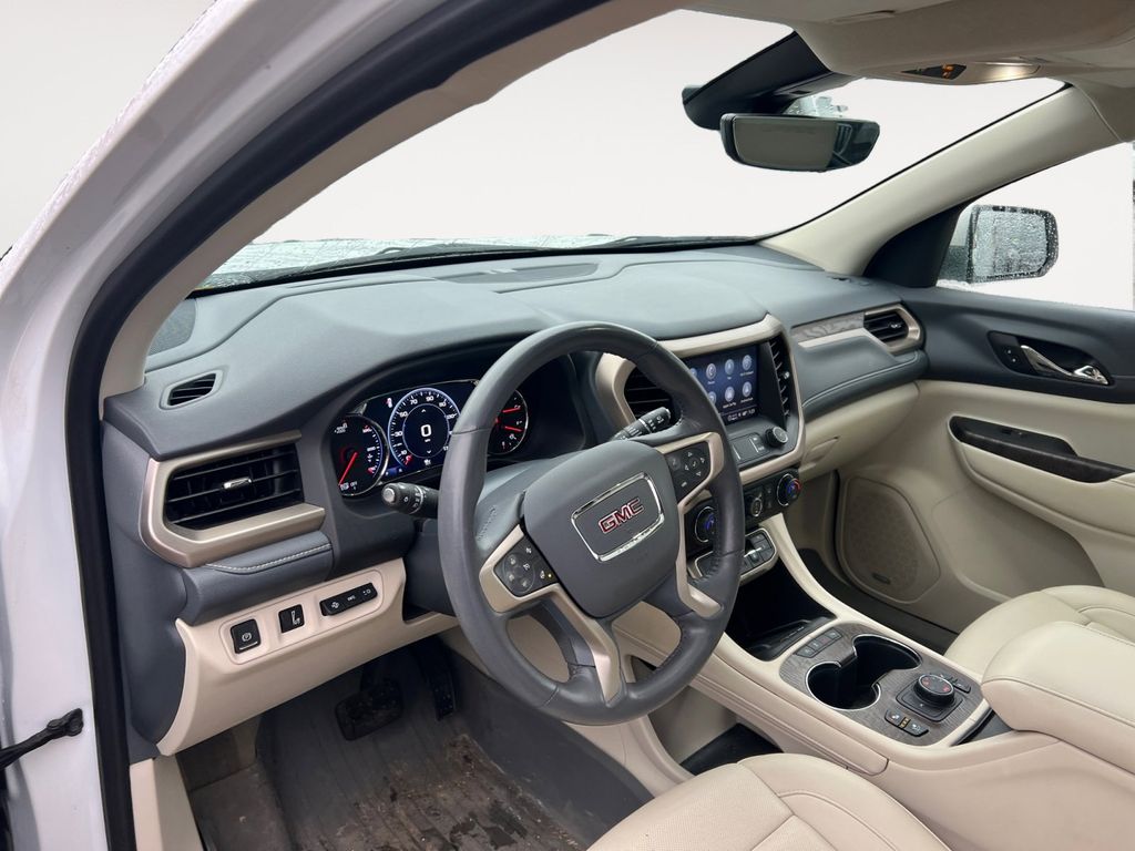 2022 GMC Acadia Denali 10