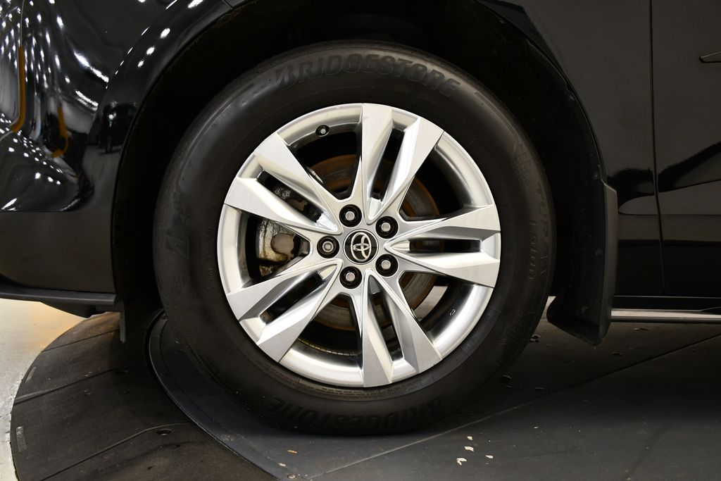 2023 Toyota Sienna XSE 12