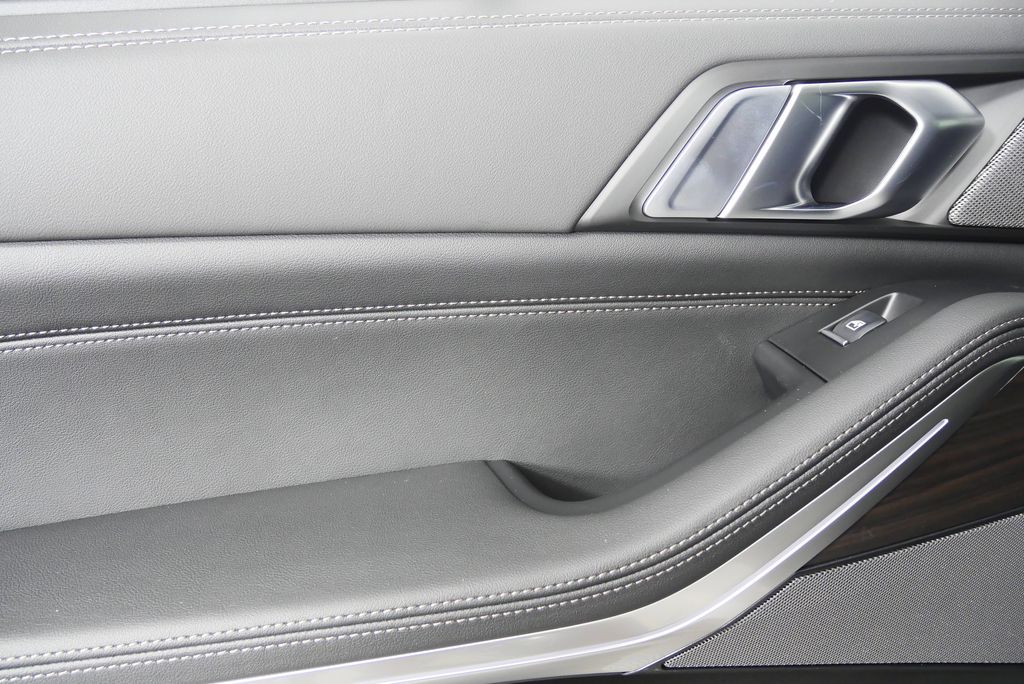 Thumbnail: 2026 BMW X5 - 14
