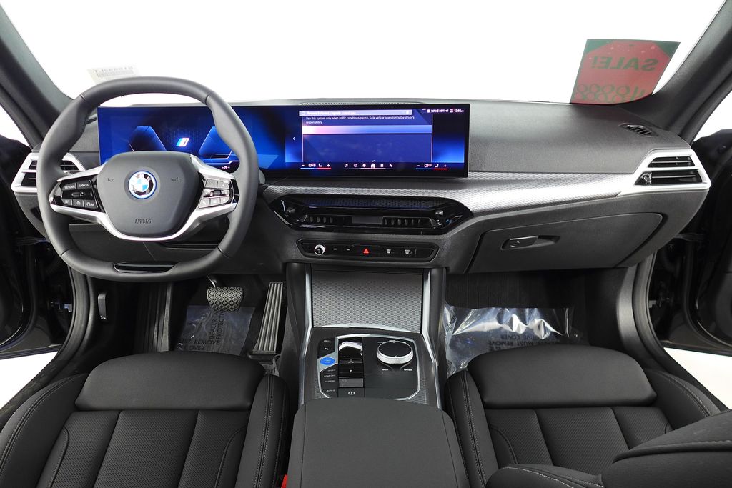 Thumbnail: 2025 BMW i4 - 25