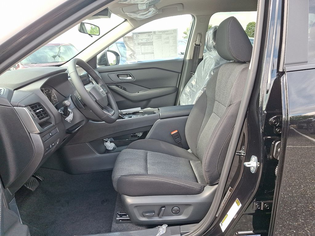 Thumbnail: 2026 Nissan Rogue - 5