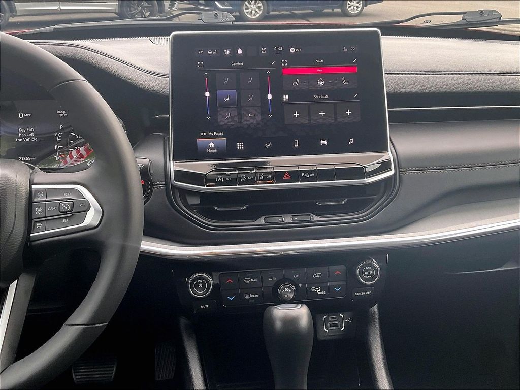 2023 Jeep Compass — photo 18