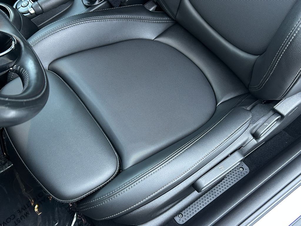 Thumbnail: 2019 MINI Cooper - 15