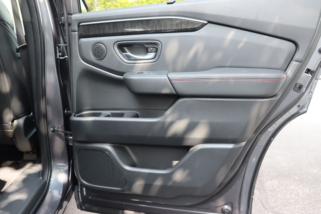 Thumbnail: 2025 Honda Pilot - 15