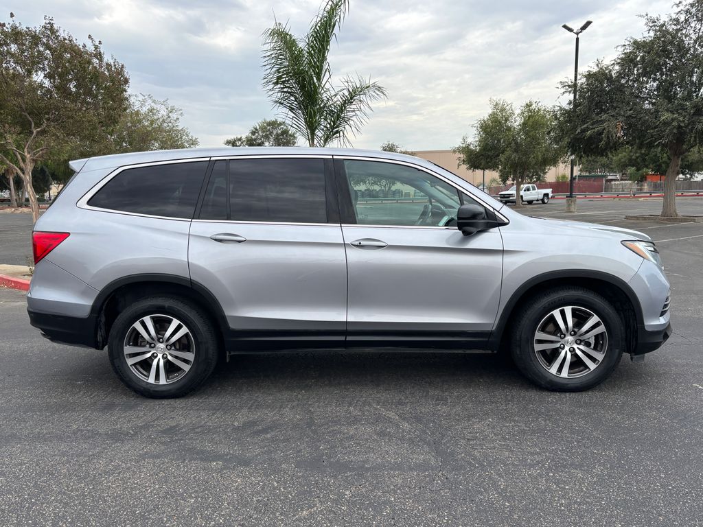 Thumbnail: 2016 Honda Pilot - 4