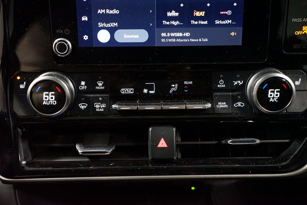 Thumbnail: 2024 Toyota Highlander - 20