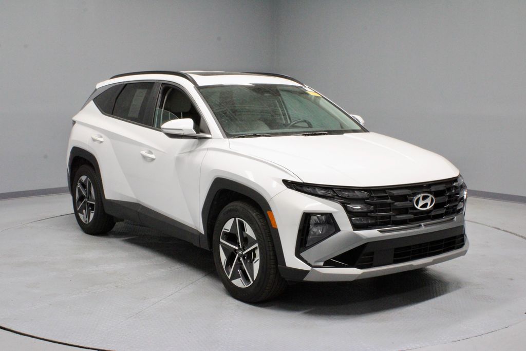 Serenity White Pearl 2025 Hyundai Tucson SUV / Crossover Front-Wheel Drive 8-Speed Automatic