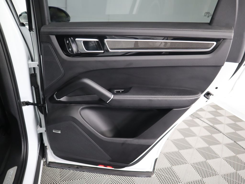 Thumbnail: 2023 Porsche Cayenne - 28