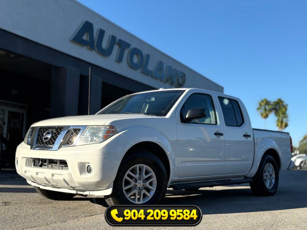 Glacier White 2015 Nissan Frontier SV Crew Cab Pickup Truck 4X2 5-Speed Automatic Overdrive