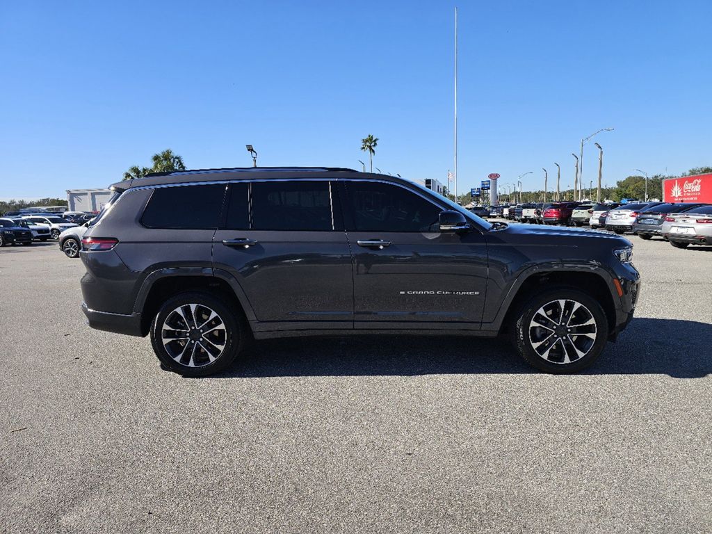 2023 Jeep Grand Cherokee L Overland 3