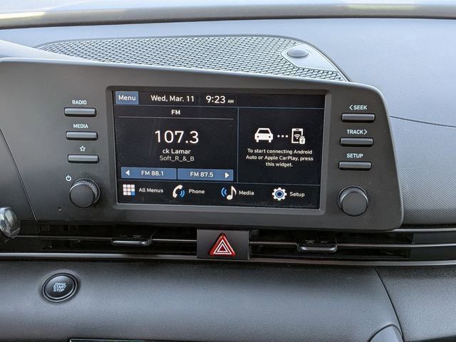 2025 Hyundai Elantra SEL - Photo 17