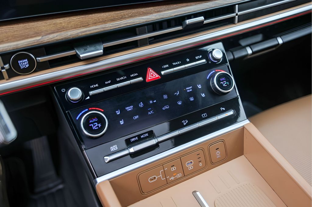 Used Car 2024 Hyundai Santa Fe Hybrid  Limited For Sale Under $40,000 In Austin, Texas