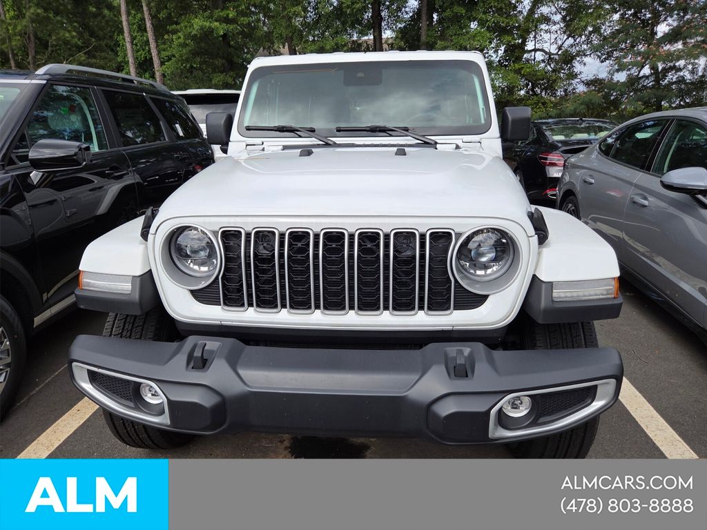 Used 2025 White Jeep Sahara image 19