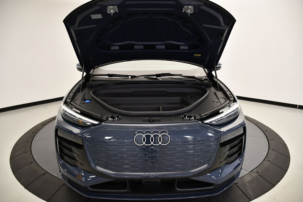 Thumbnail: 2025 Audi Q6 e-tron - 12