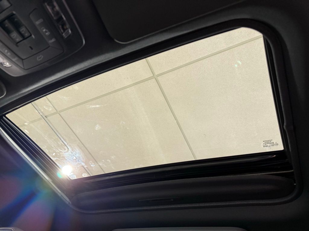 Thumbnail: 2025 Toyota Sienna - 18