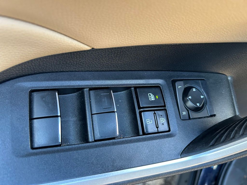 2021 Toyota RAV4 XLE Premium 22