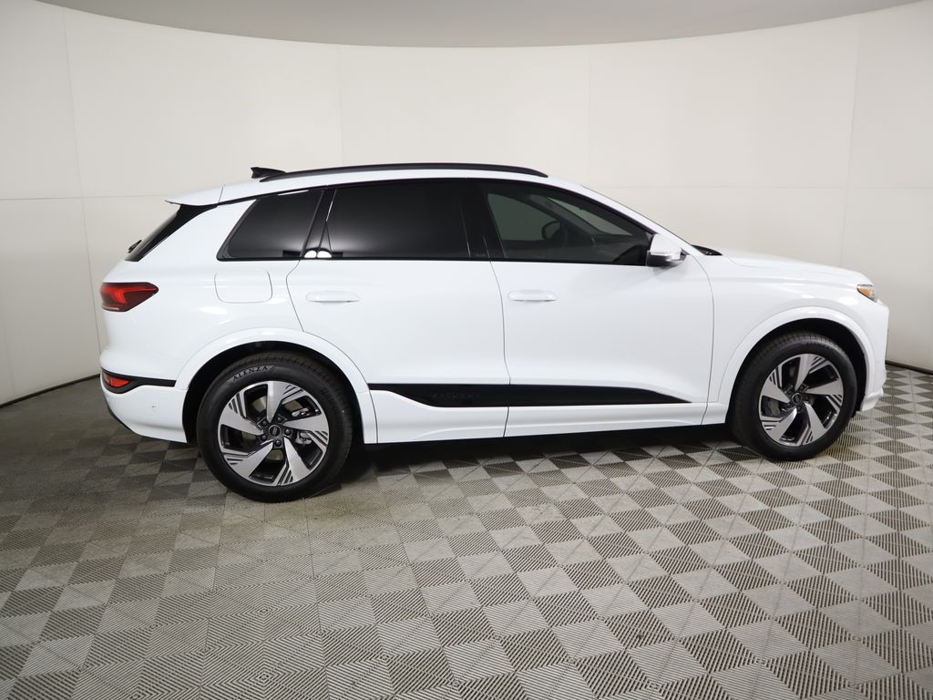 2025 Audi e-tron Premium 4