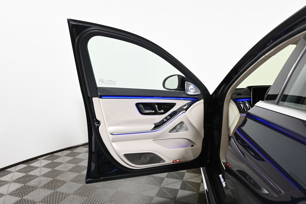Thumbnail: 2025 Mercedes-Benz S-Class - 28