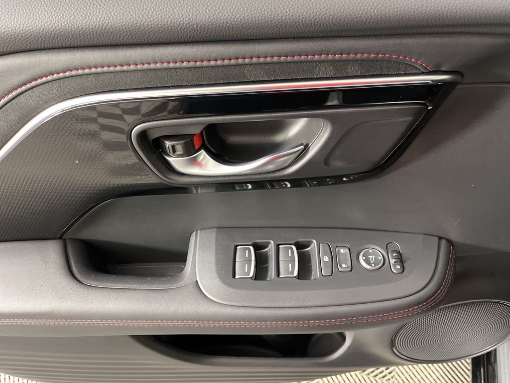 Thumbnail: 2025 Acura ADX - 28