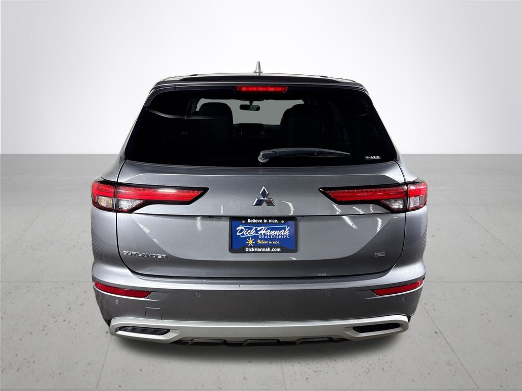 2024 Mitsubishi Outlander SE