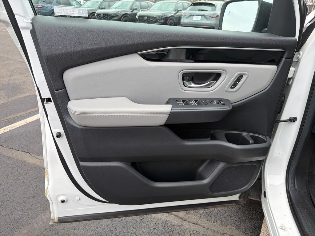 Thumbnail: 2023 Honda Pilot - 19