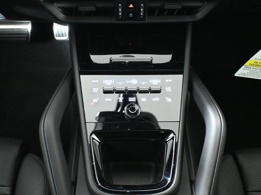 Thumbnail: 2025 Porsche Cayenne - 25