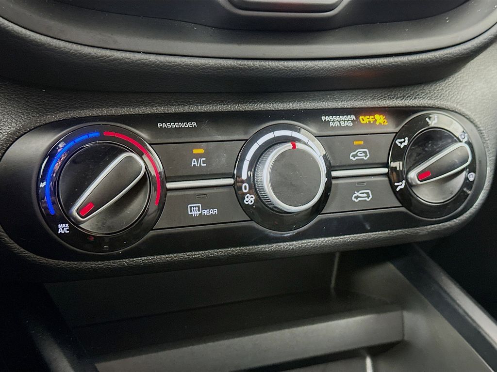 2025 Kia Soul LX - Photo 21