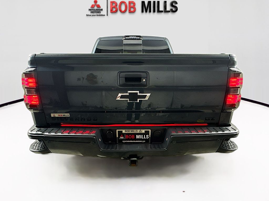 View vehicle photo 6