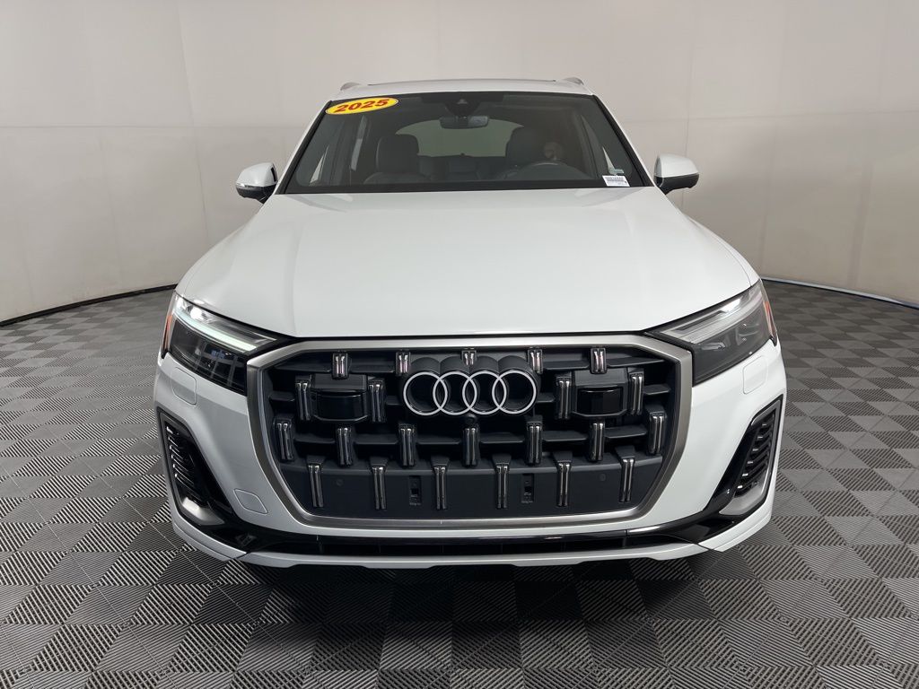 Thumbnail: 2025 Audi Q7 - 21