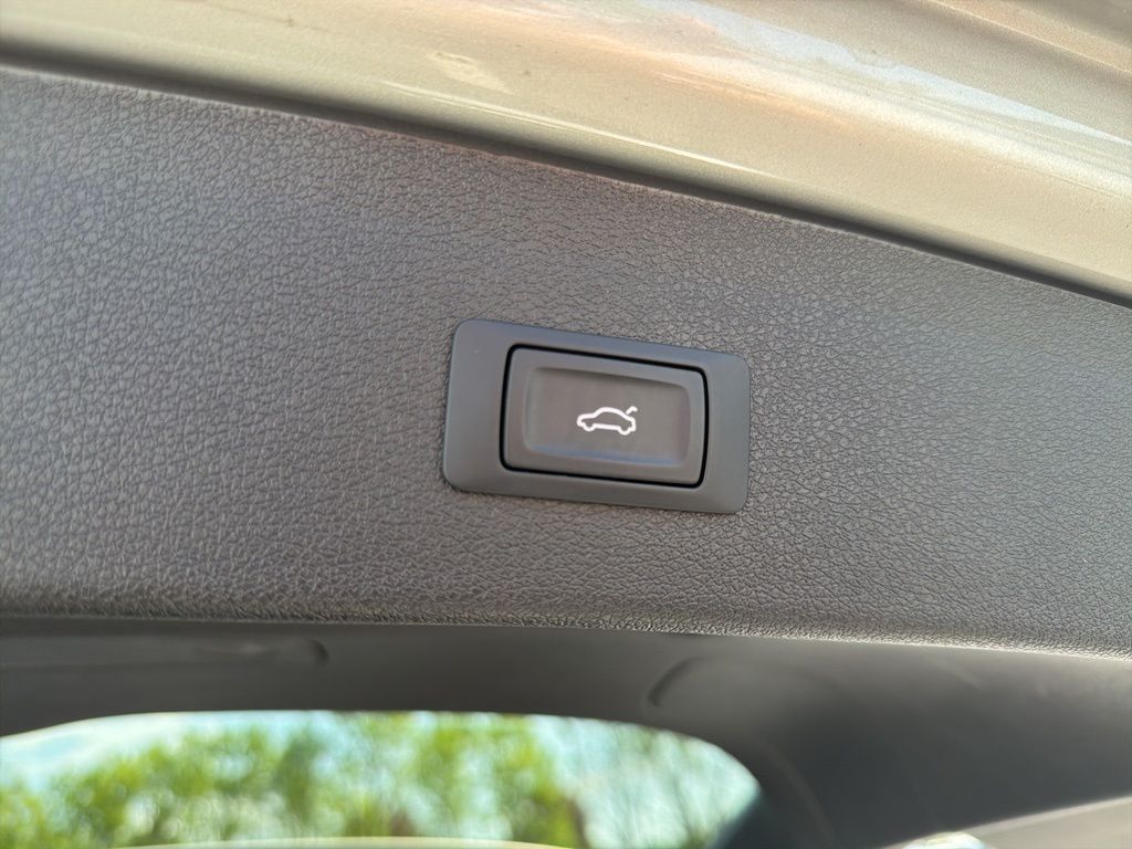 Thumbnail: 2015 Audi Q5 - 22