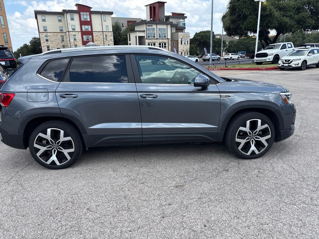 Thumbnail: 2022 Volkswagen Taos - 6