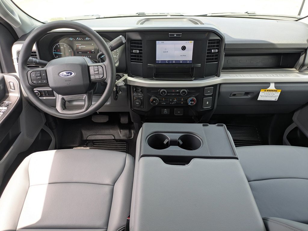 2026 Ford F-350 Chassis XL