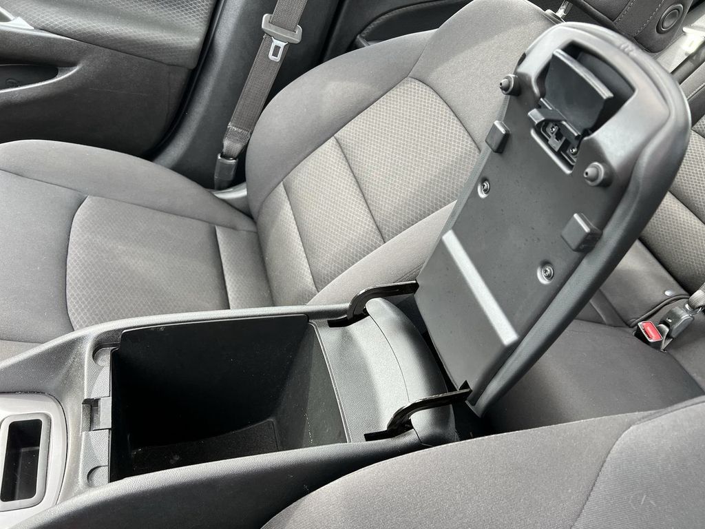 2023 Chevrolet Malibu LT photo