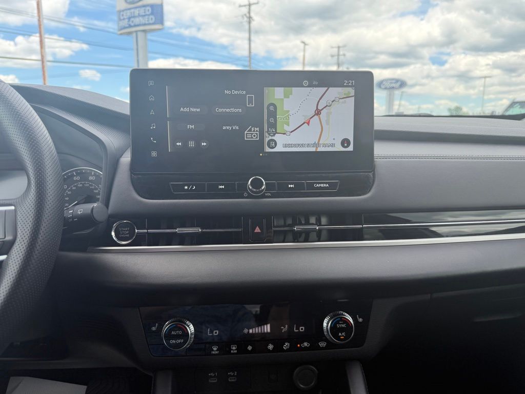 2025 Mitsubishi Outlander SE Silver at South Hills Kia