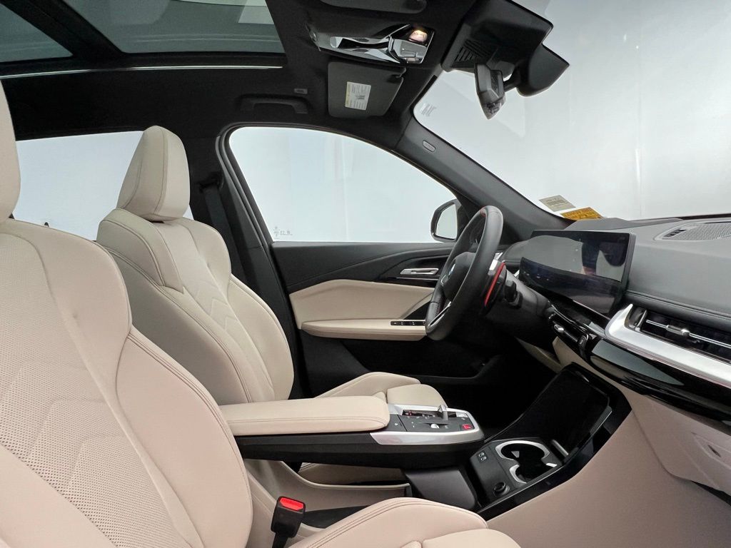 Thumbnail: 2025 BMW X1 - 6