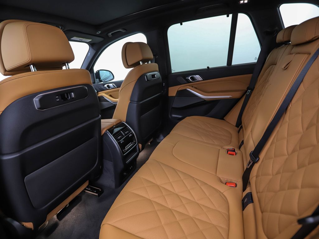 Thumbnail: 2026 BMW X5 - 21