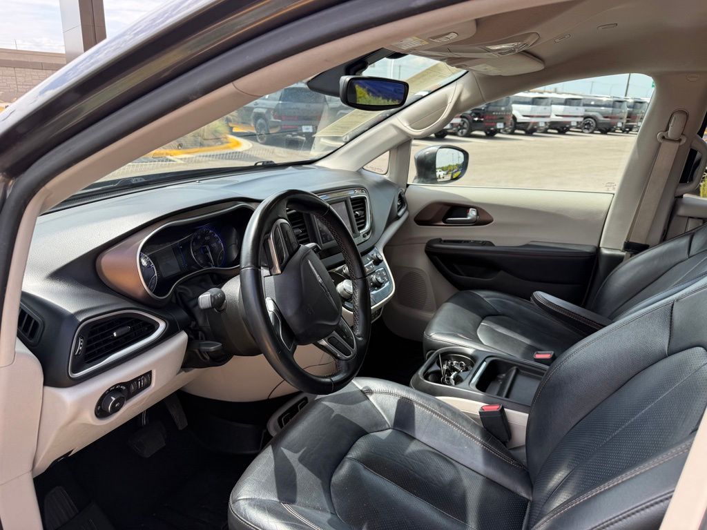 Thumbnail: 2018 Chrysler Pacifica - 13