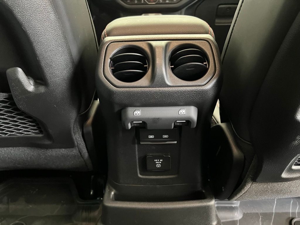 Thumbnail: 2024 Jeep Wrangler - 18