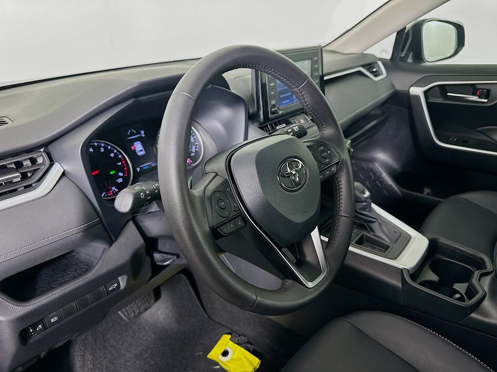 2021 Toyota RAV4 XLE Premium 9