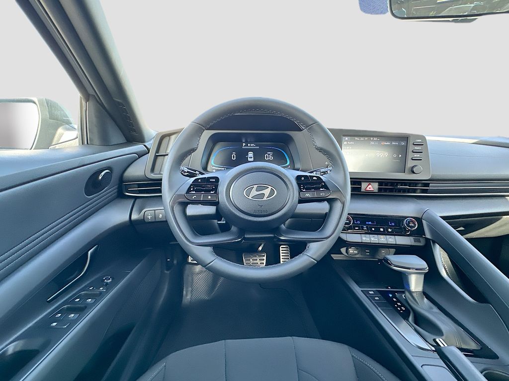 Thumbnail: 2025 Hyundai Elantra - 17