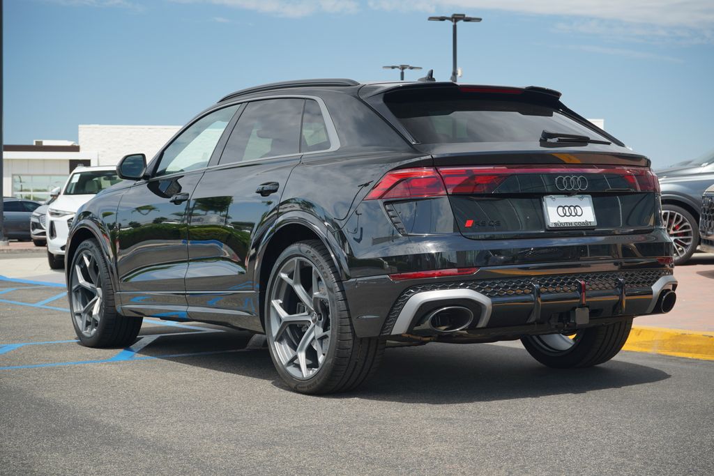 Thumbnail: 2025 Audi RS Q8 - 3
