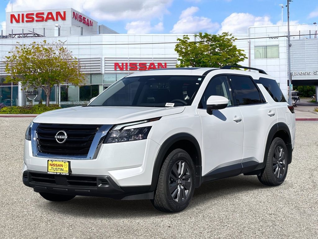 2025 Nissan Pathfinder SV