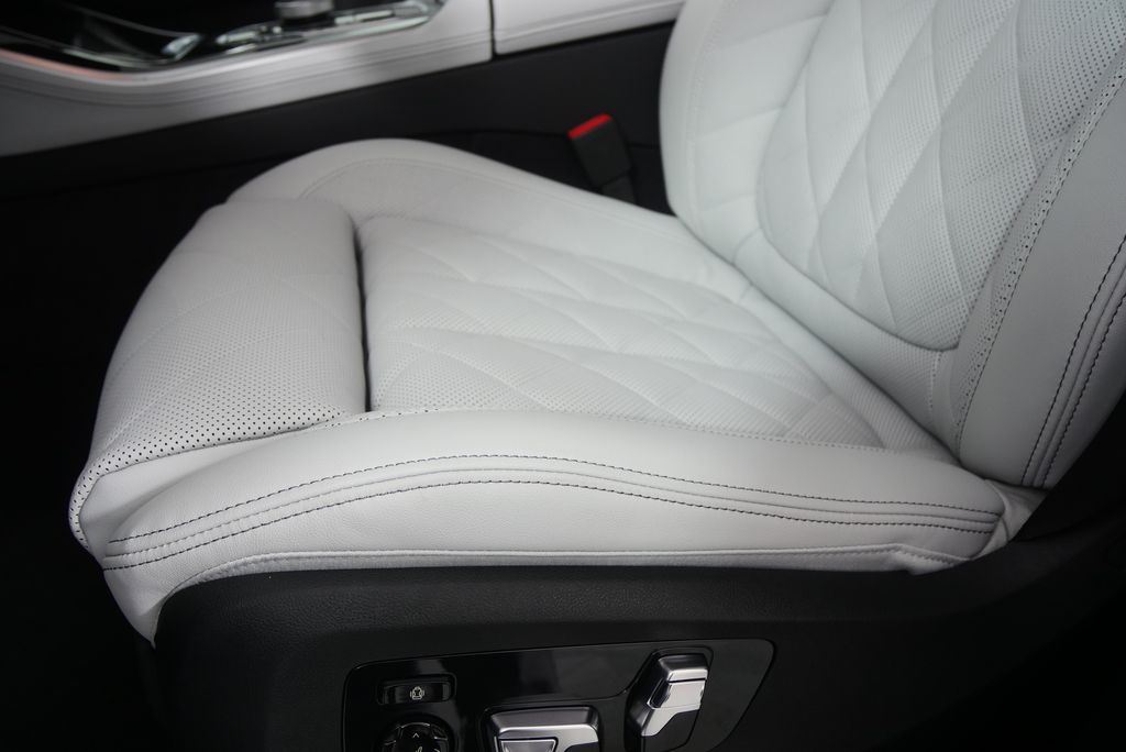 Thumbnail: 2026 BMW X5 - 9