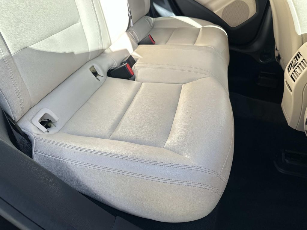 Thumbnail: 2014 Mercedes-Benz CLA - 26