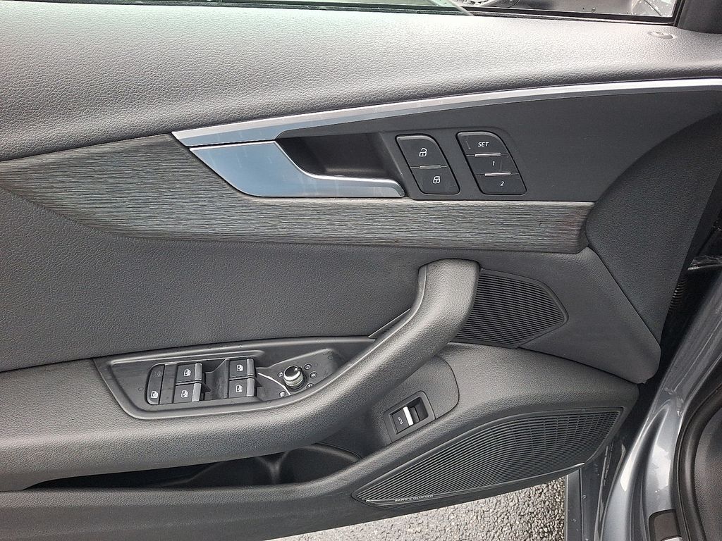 Thumbnail: 2017 Audi A4 - 12