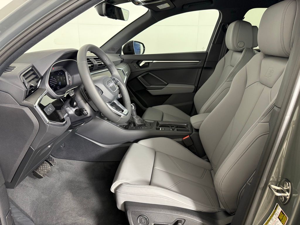 Thumbnail: 2025 Audi Q3 - 9