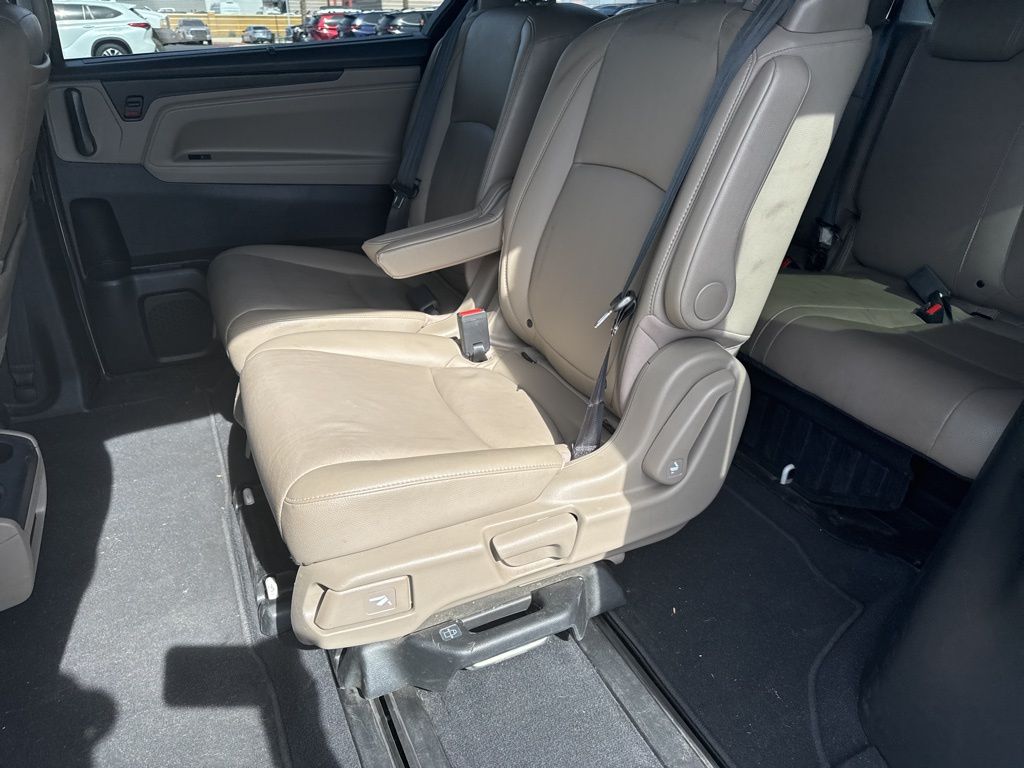 Thumbnail: 2019 Honda Odyssey - 12